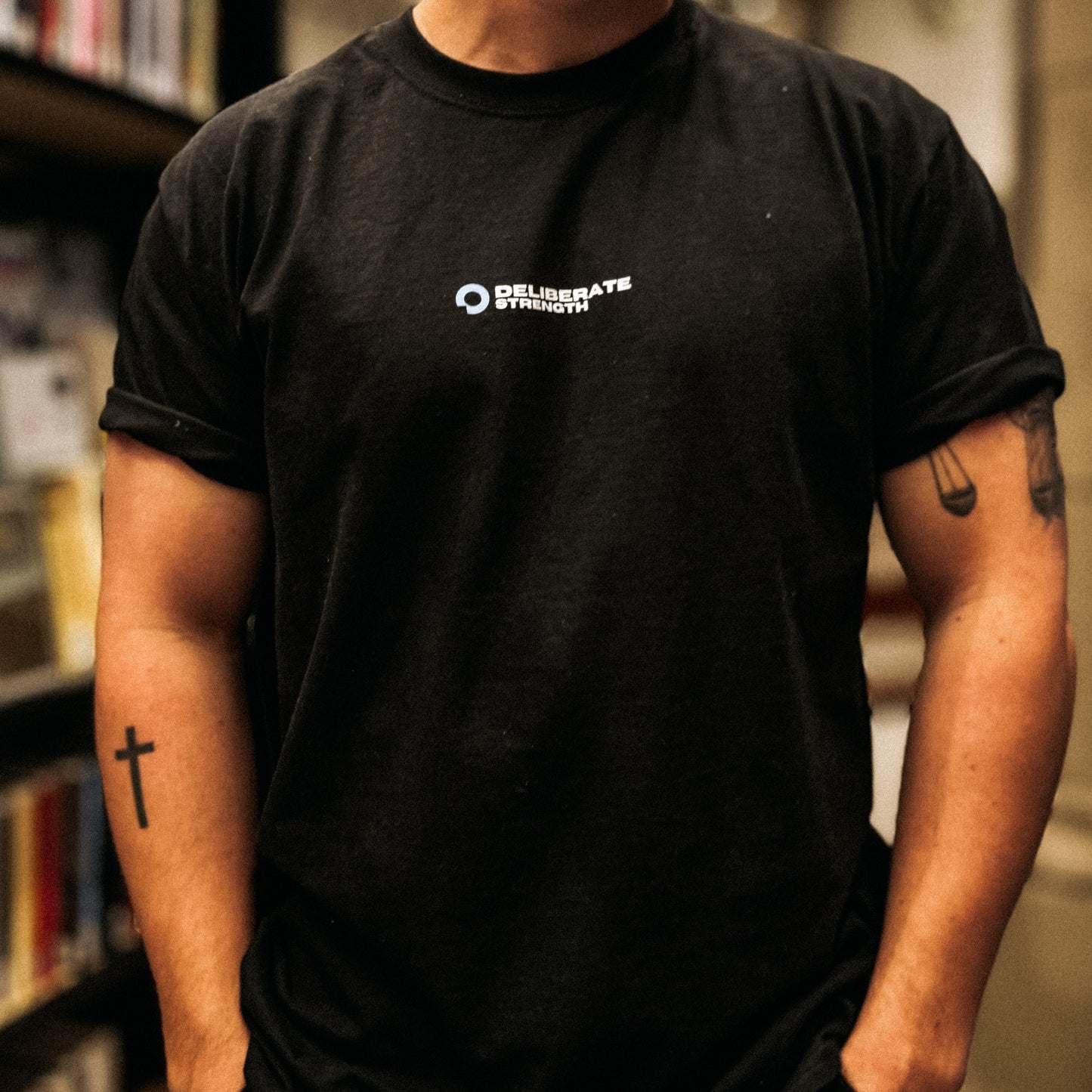 Breaking the Paradigm T-shirt - zwart